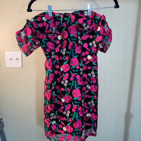 NWOT: Embroidered floral off-the-shoulder cocktail dress - Picture 4 of 4
